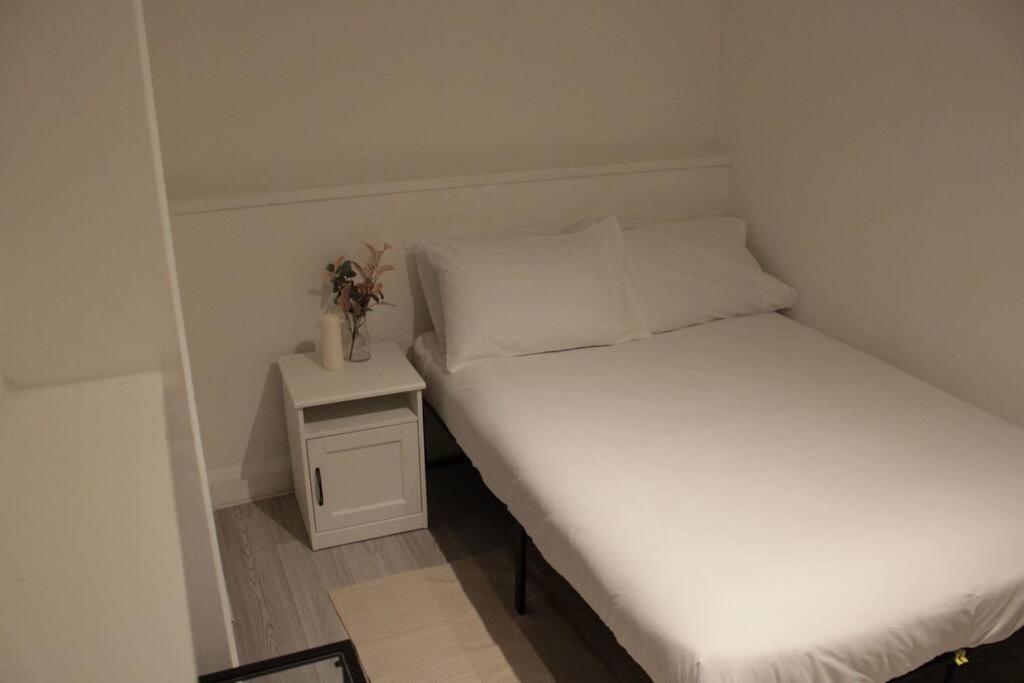 2 Bedroom Central London Apartment Modern And Stylish Екстериор снимка