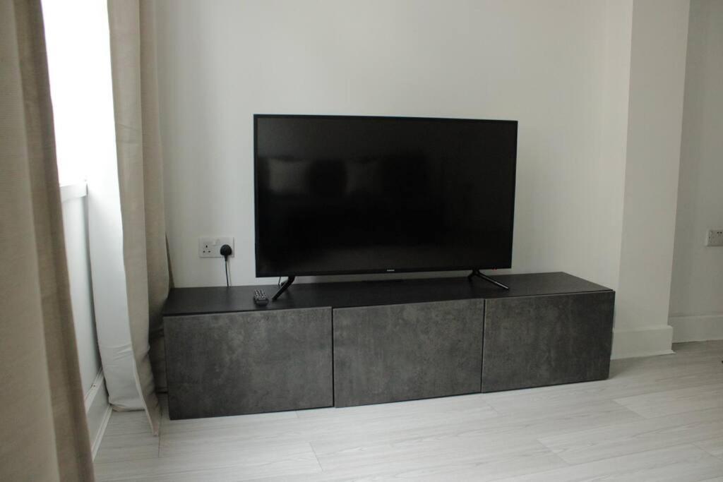 2 Bedroom Central London Apartment Modern And Stylish Екстериор снимка
